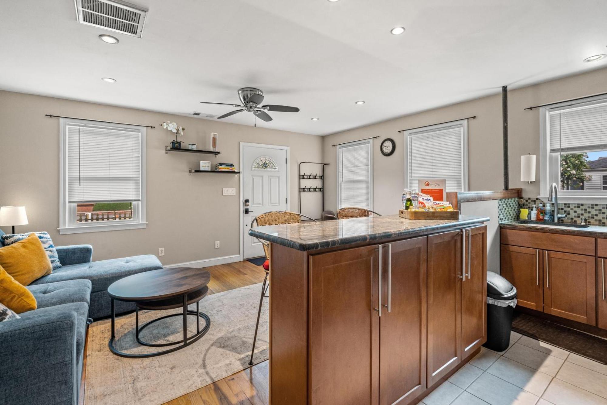 2 Bed Townhouse: Minutes From Dca-National Airport Villa Alexandria Exterior photo